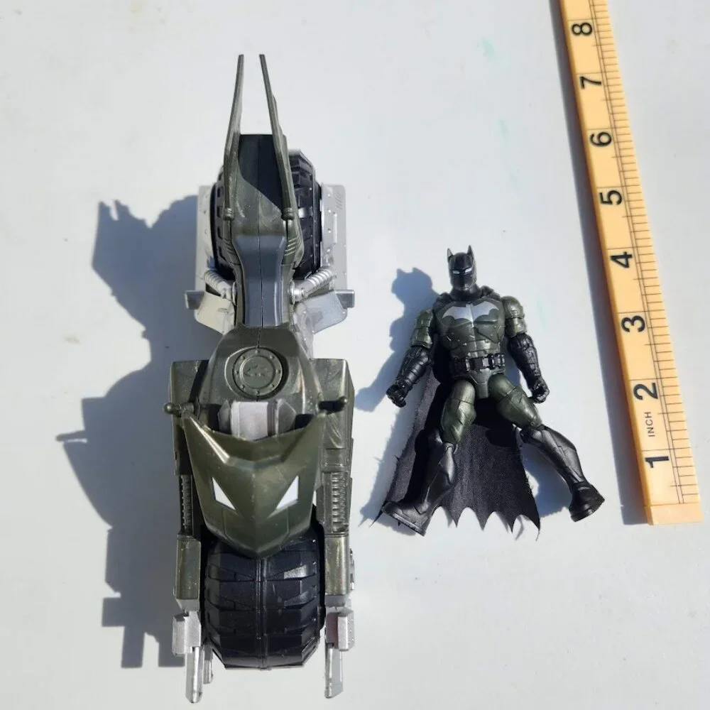 DC Comics Batman Batcycle Batmobile with Action Figure Motorcycle Action Figure